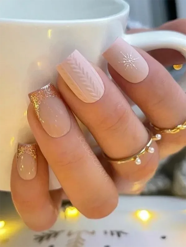 simple Christmas nails