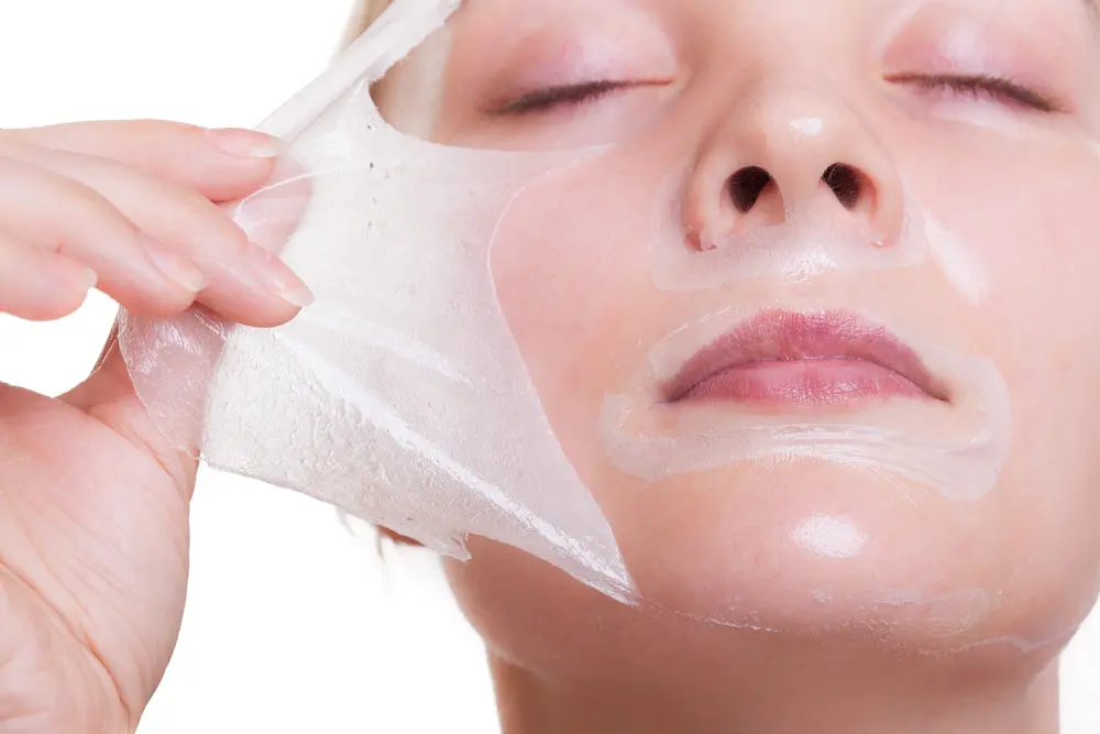 Egg White and Napkin Peeling Mask