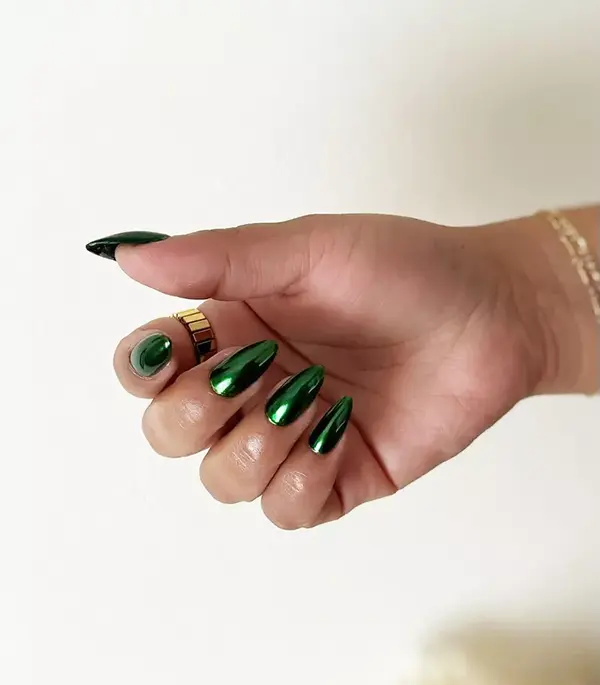 Trendy Nail Designs - chrome nails
