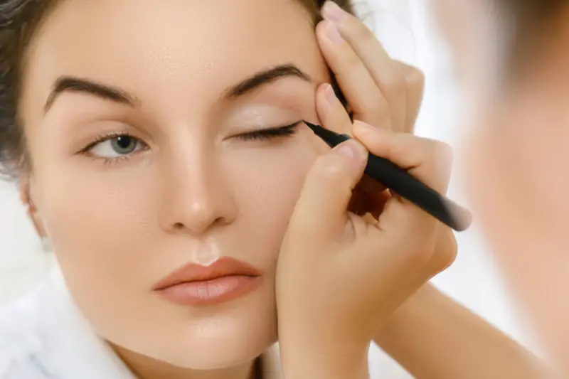 8 Common Eyeliner Mistakes and How to Avoid Them 1